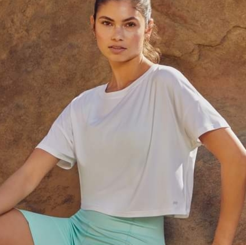 Marika white tee crop. Nwt. Small.